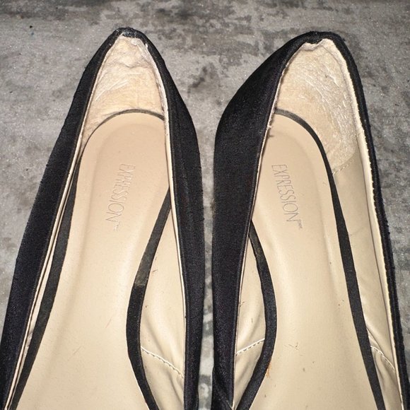 Expression Black Criss-Cross Wedge Shoe (Size 9) - Picture 3 of 5